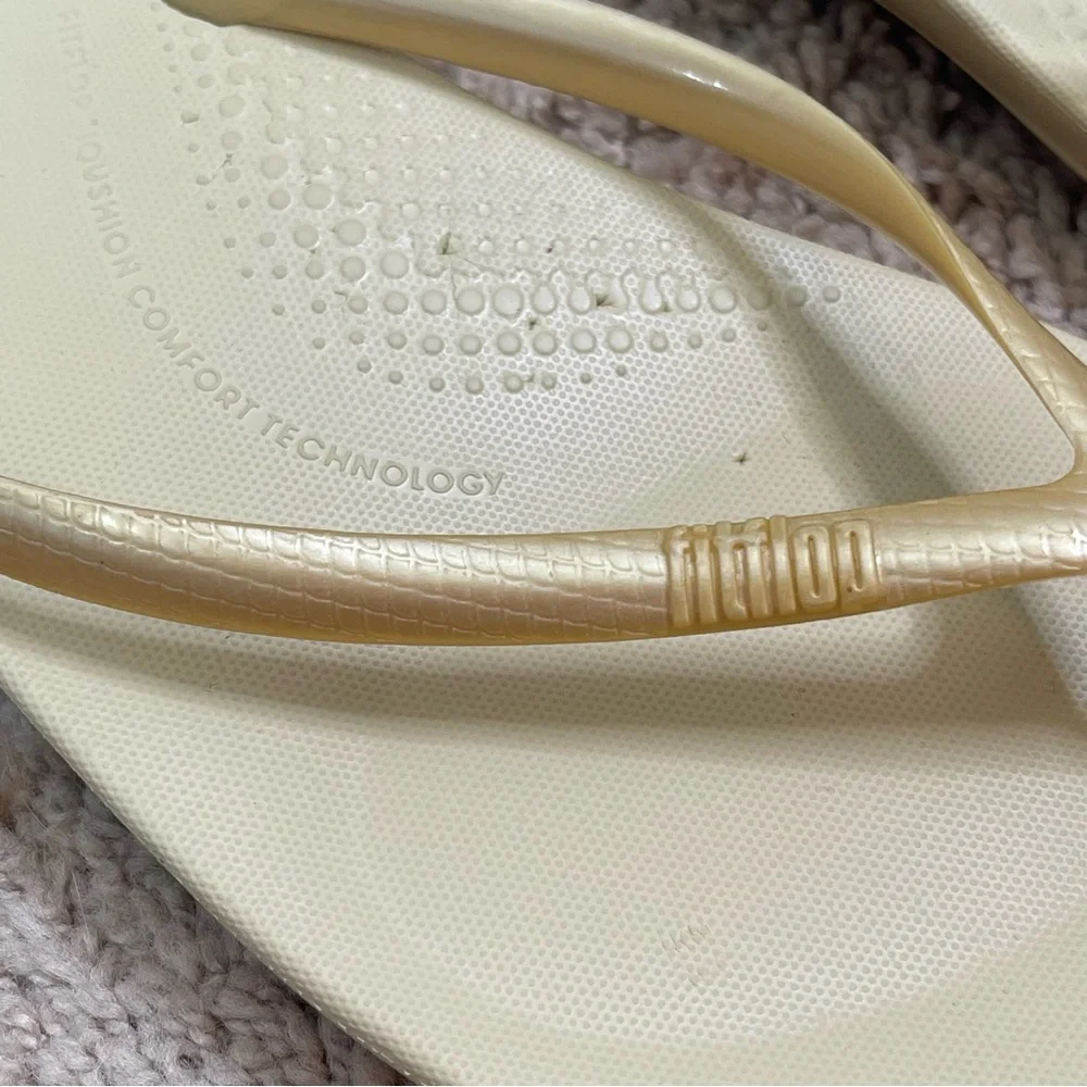 FitFlop iQushion Ergonomic Women’s Lightweight Gold Flip-Flops Sandals Size 9 - Picture 9 of 12
